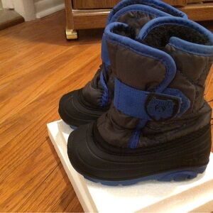 “SOLD”.  “KAMIK” SNOWBUG 5 TODDLER SNOW BOOTS, BLACK & BLUE- TODDLER 5